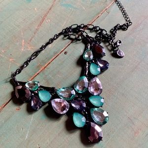 💚 Charming Charlie Black Metal Green Black Clear Acrylic Stone Necklace NWOT